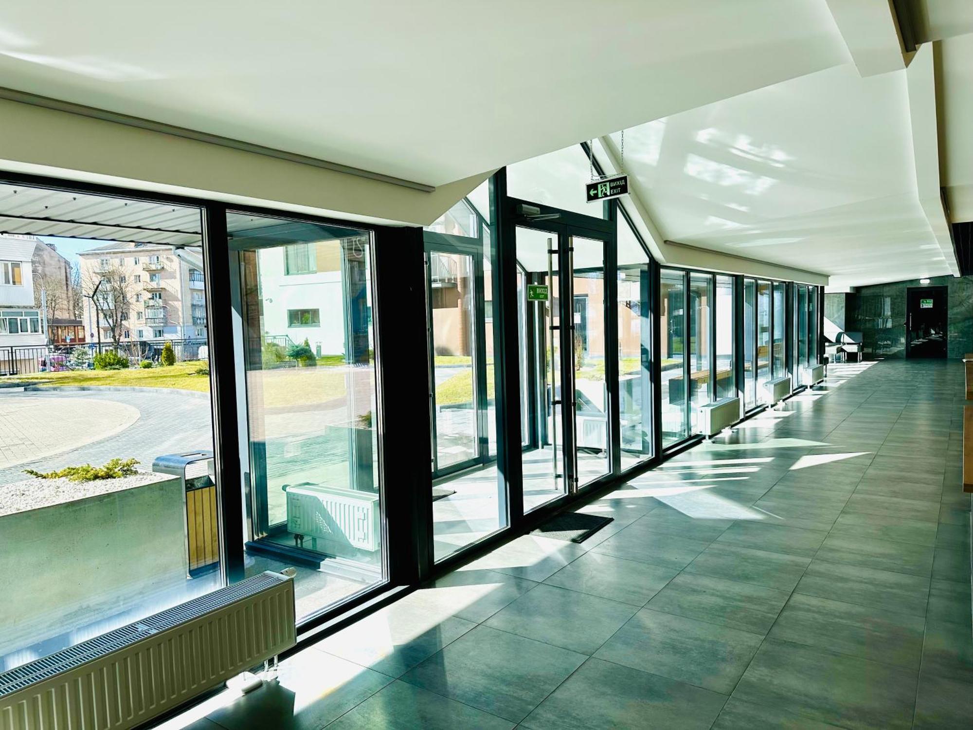 Modern Apartments With A Coffee Machine In The City Center, A View Of The City Rivne Extérieur photo