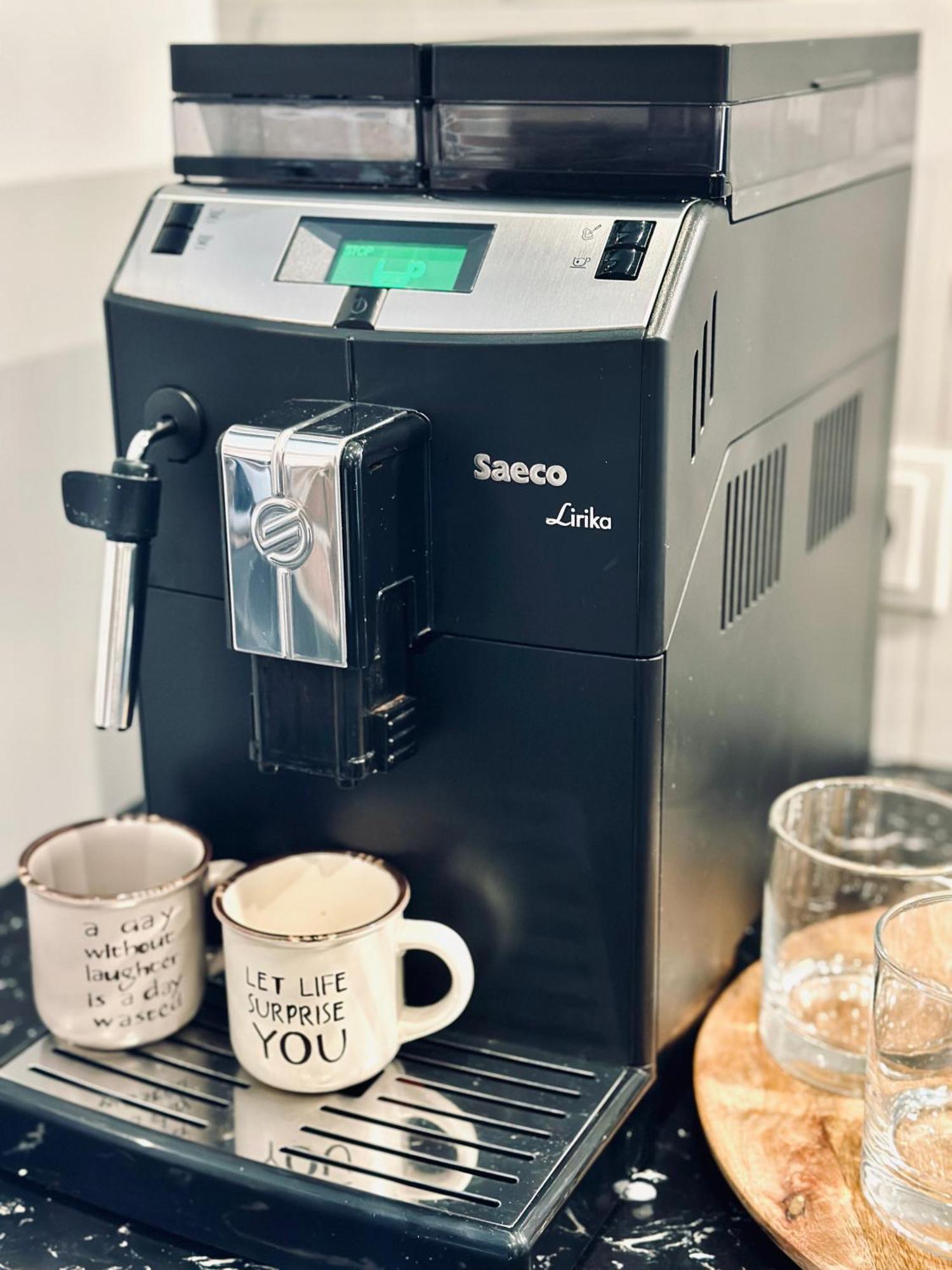 Modern Apartments With A Coffee Machine In The City Center, A View Of The City Rivne Extérieur photo